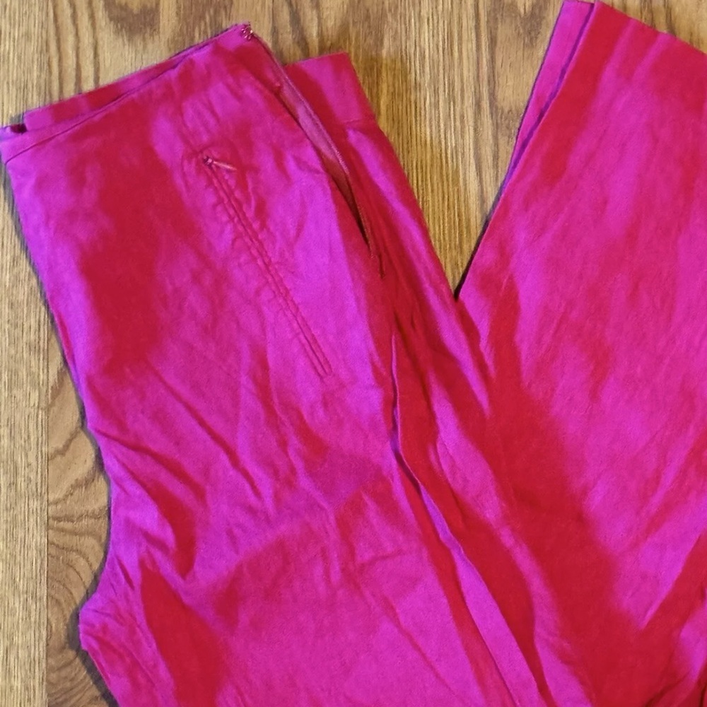 Great pink ankle pants with slit pockets in the front.